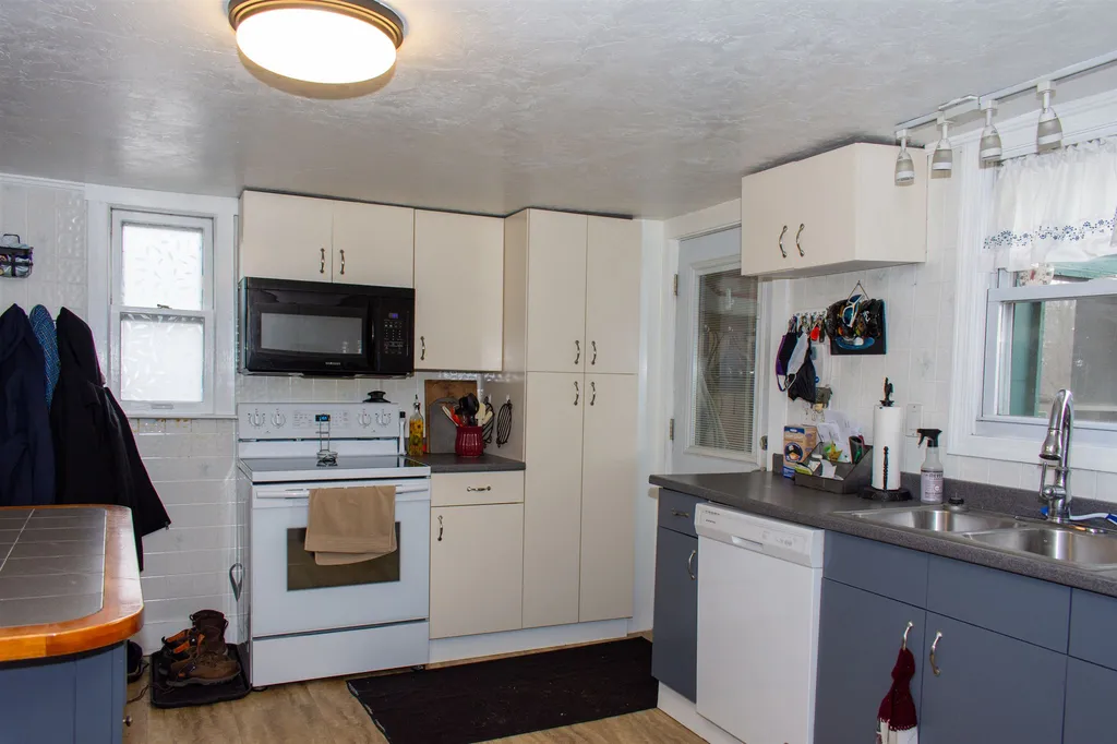 13 Pleasant Street Rochester NH 03867