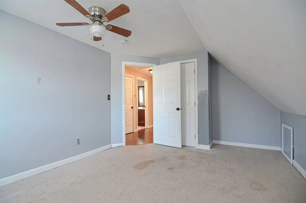 12 Olesen Road Derry NH 03038