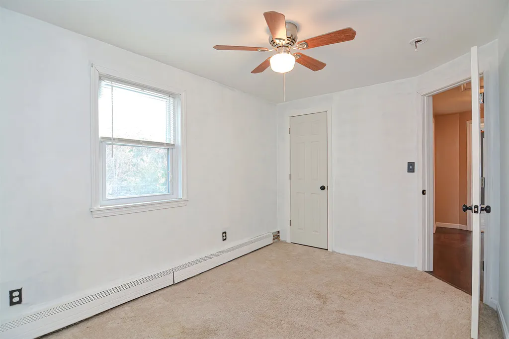 12 Olesen Road Derry NH 03038