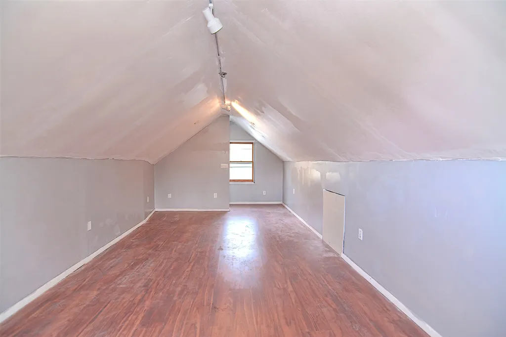 12 Olesen Road Derry NH 03038
