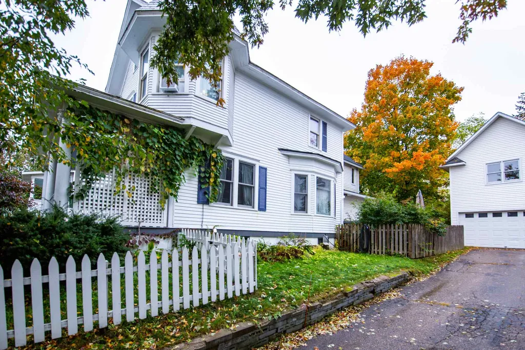 42 Lincoln Street Essex VT 05452