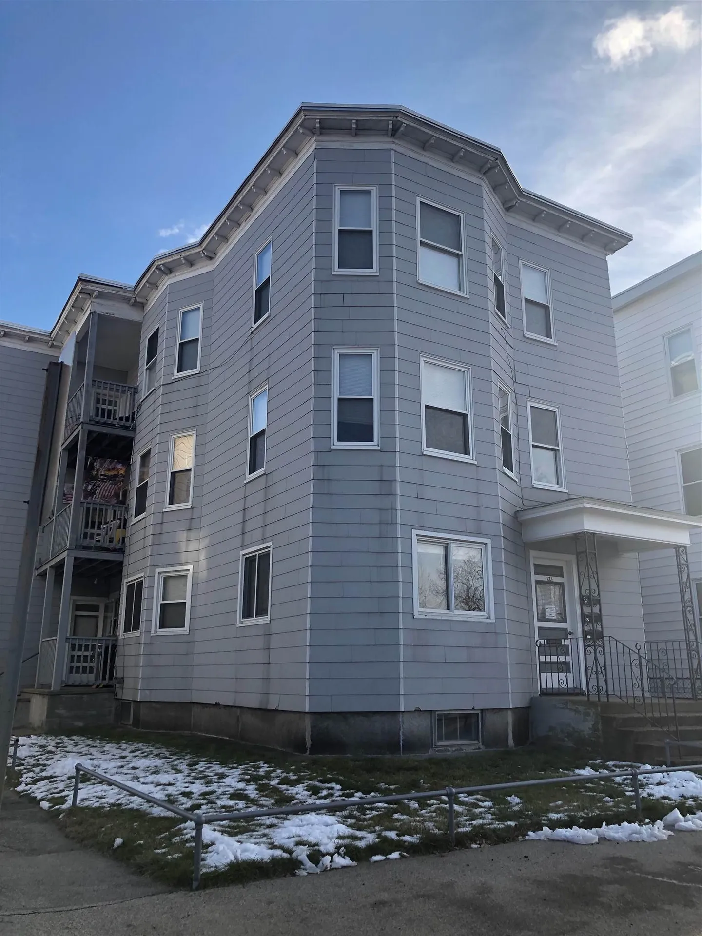 121 Pine Street Manchester NH 03103