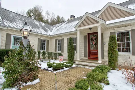 6 Magnolia Road Windham NH 03087