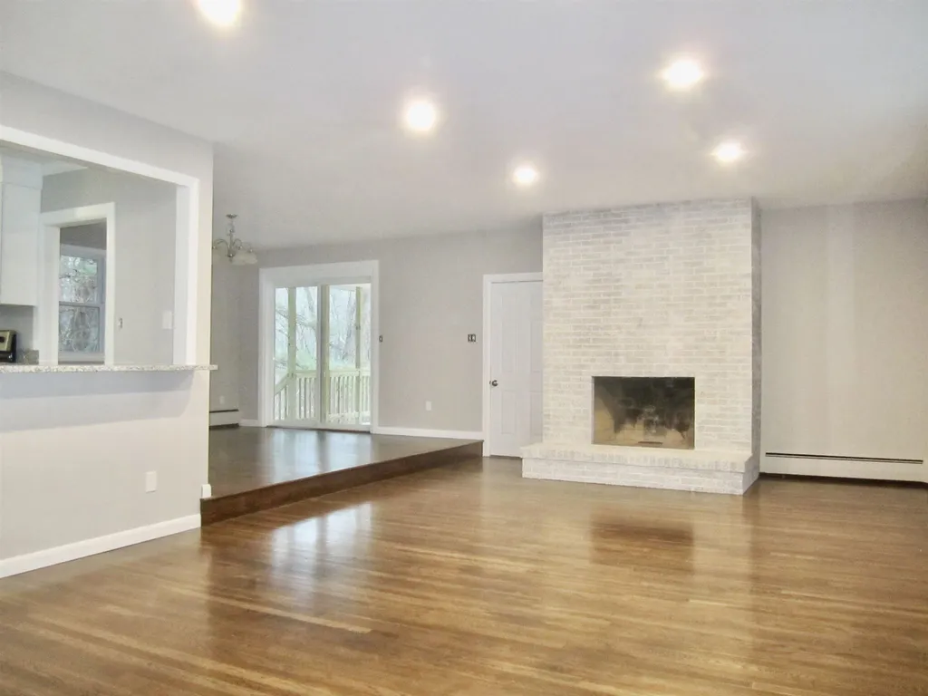 11 Linwood Avenue Salem NH 03079