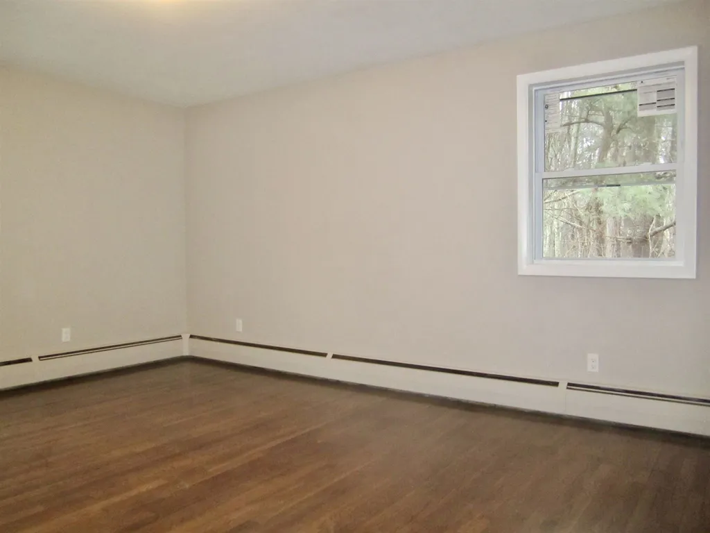 11 Linwood Avenue Salem NH 03079