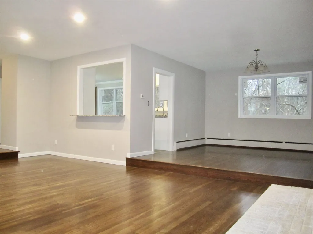 11 Linwood Avenue Salem NH 03079