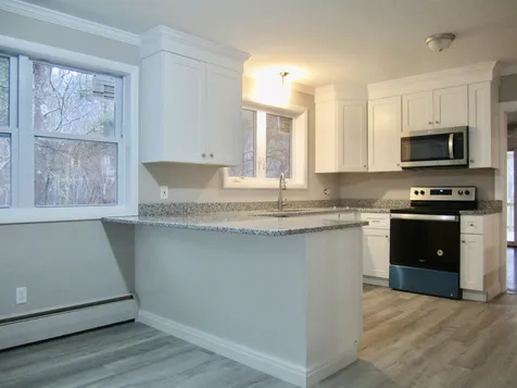 11 Linwood Avenue Salem NH 03079
