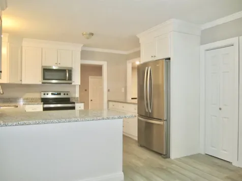 11 Linwood Avenue Salem NH 03079