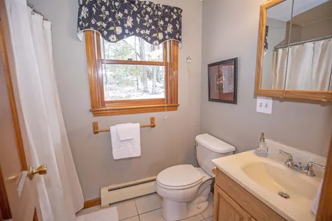 8 Finch Circle Londonderry NH 03053
