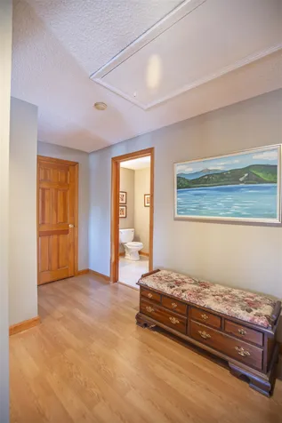 8 Finch Circle Londonderry NH 03053