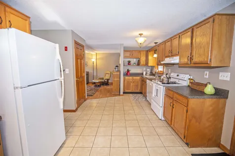 8 Finch Circle Londonderry NH 03053