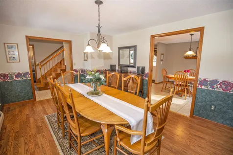 8 Finch Circle Londonderry NH 03053
