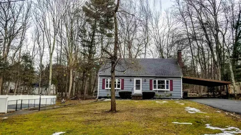 8 Greystone Avenue Plaistow NH 03865