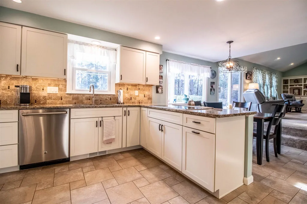 264 Rollingwood Road Eliot ME 03903