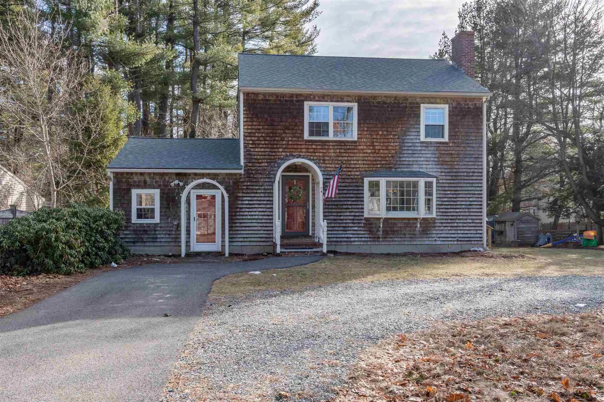 74 New Searles Road Nashua NH 03062