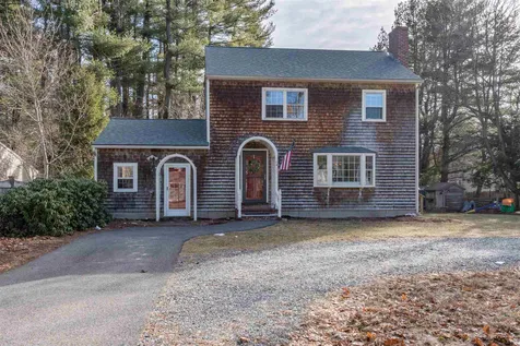 74 New Searles Road Nashua NH 03062