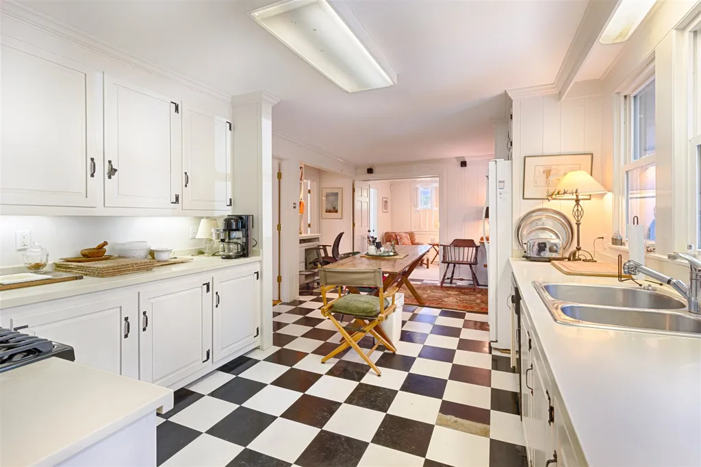 371 Wentworth Road Brookfield NH 03872
