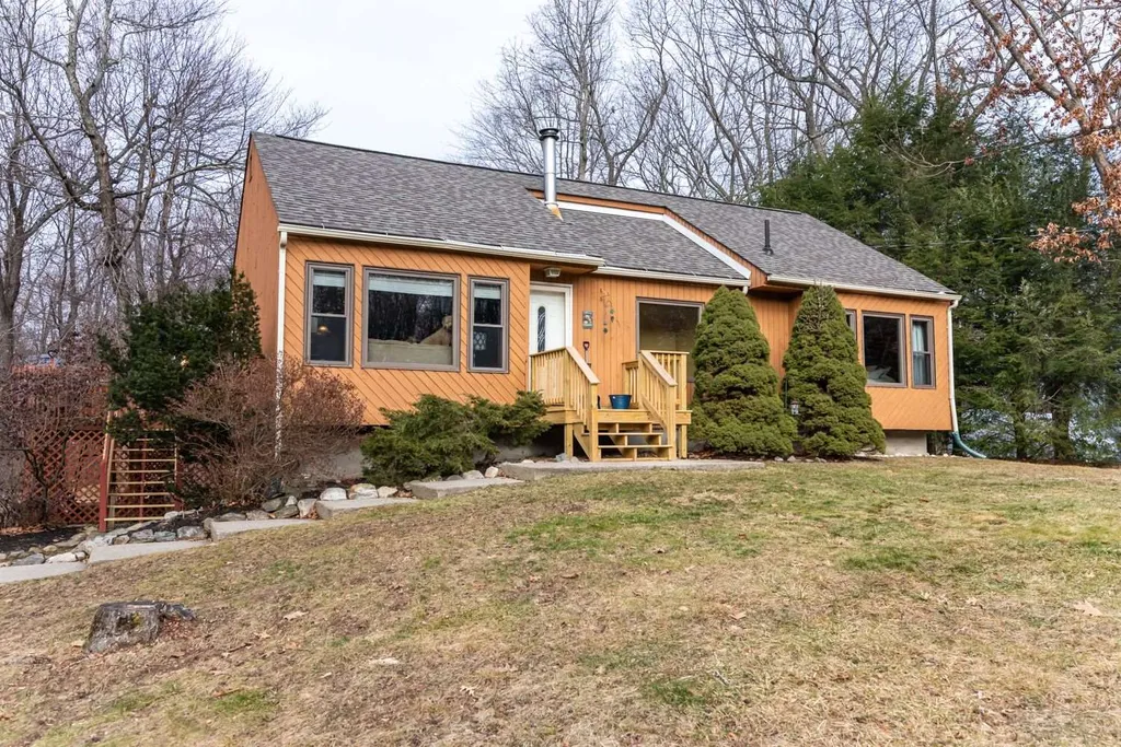 45 Redfield Circle Derry NH 03038