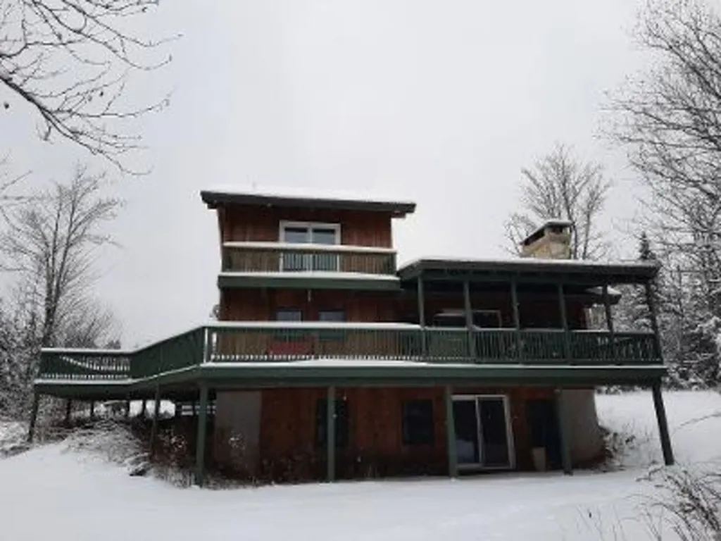 514 Back Lake Road Pittsburg NH 03592