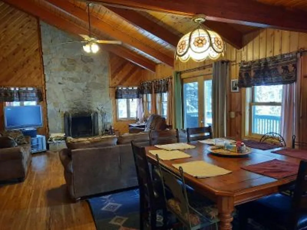 514 Back Lake Road Pittsburg NH 03592