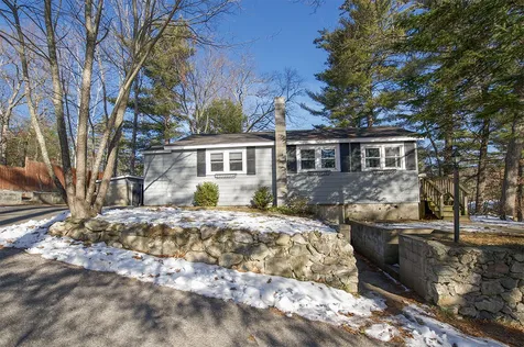 1 Indian Hill Road Sandown NH 03873