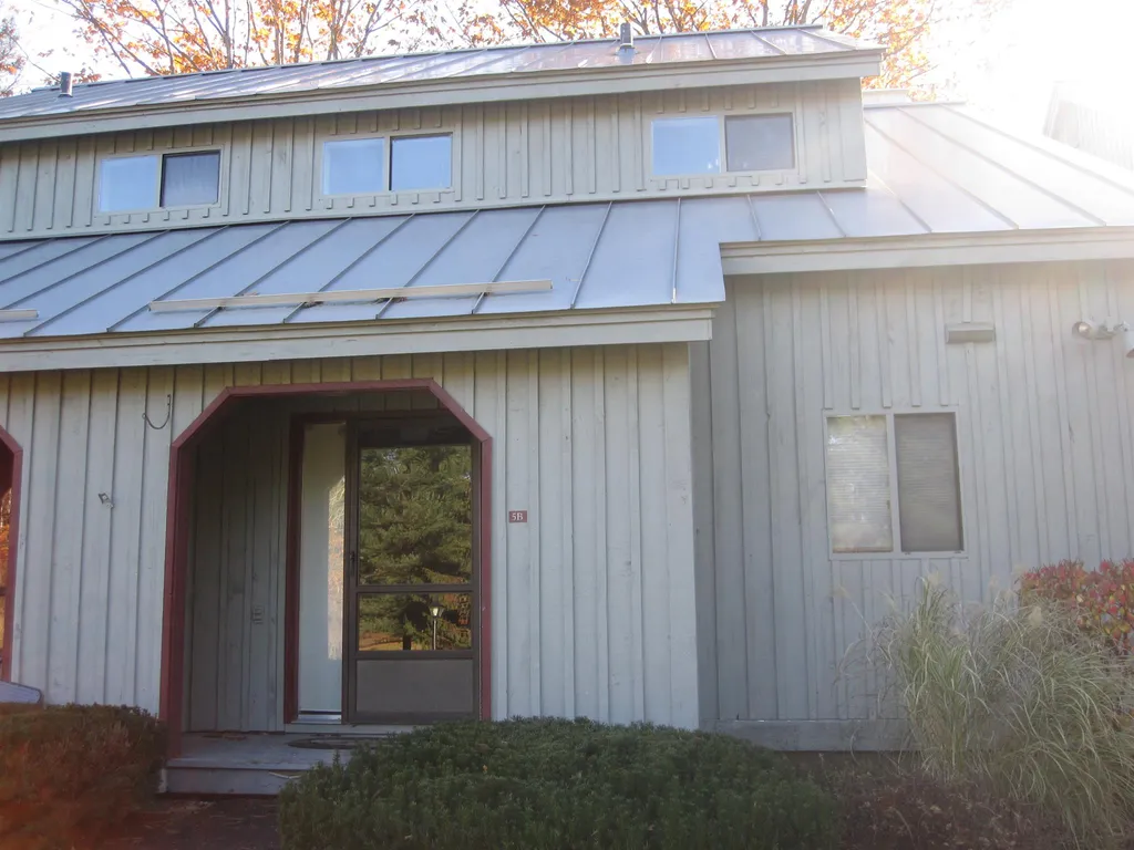 860 Murphy's Road Hartford VT 05059