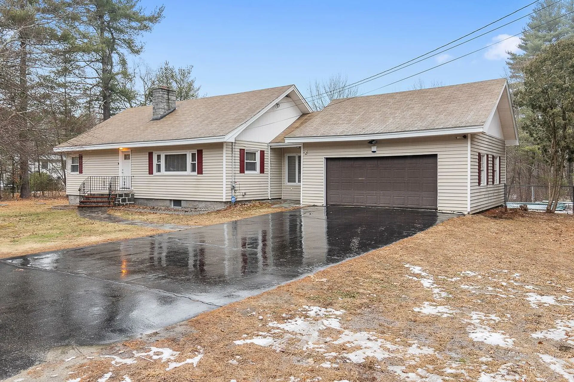 10 Willow Street Pelham NH 03076