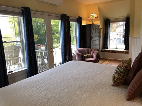 4 Lake Avenue Sunapee NH 03782