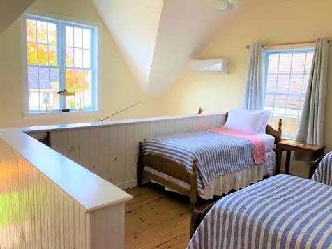 4 Lake Avenue Sunapee NH 03782