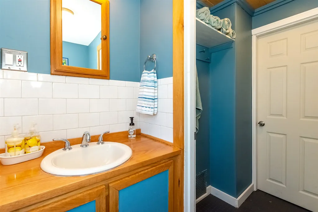 485 Haley Road Kittery ME 03905-5621