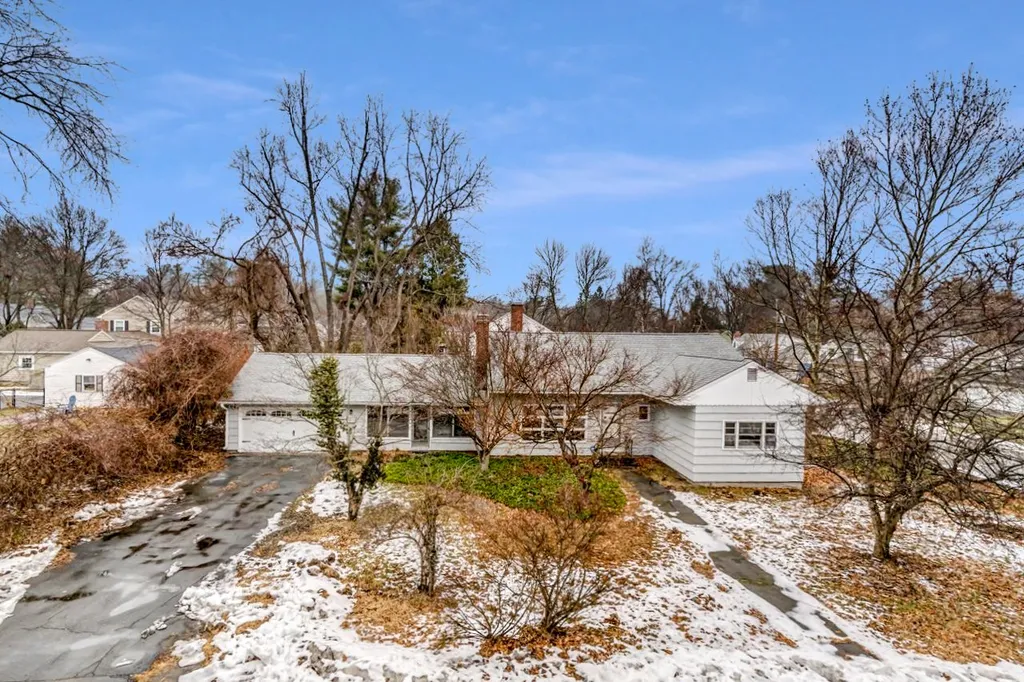 76 E Stark Street Nashua NH 03064