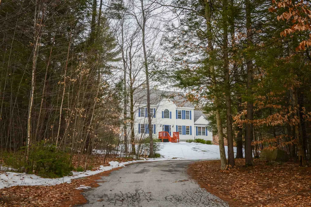 41 Youngs Crossing Northwood NH 03261