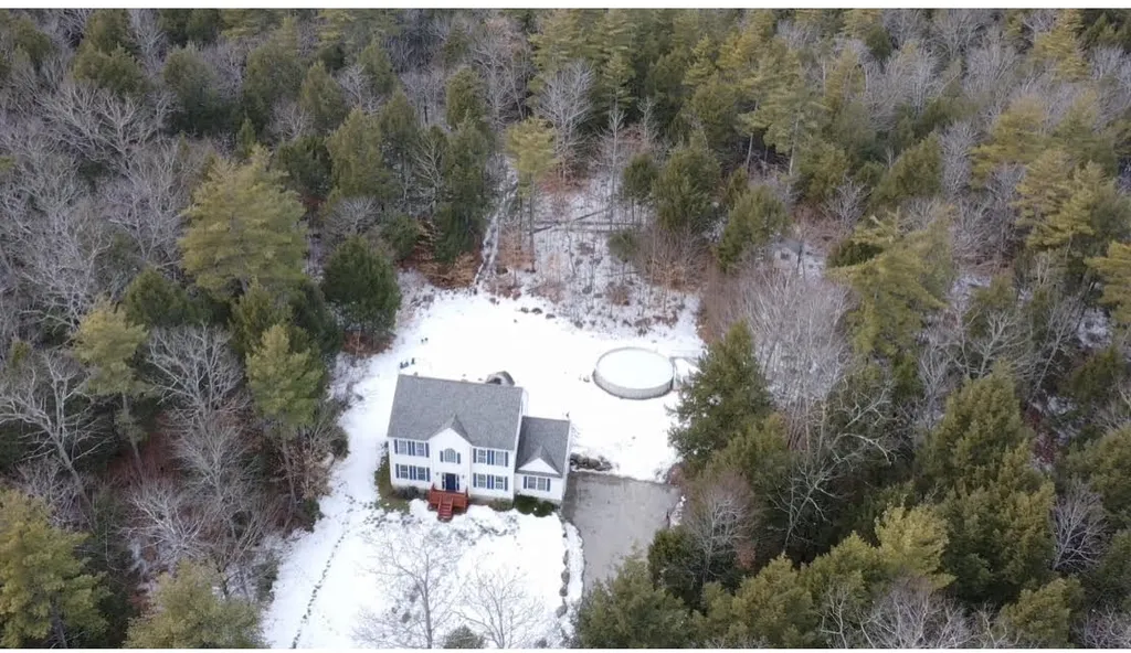 41 Youngs Crossing Northwood NH 03261