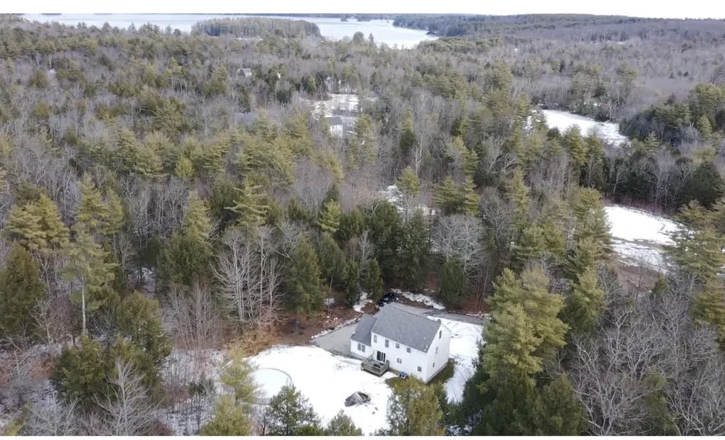 41 Youngs Crossing Northwood NH 03261