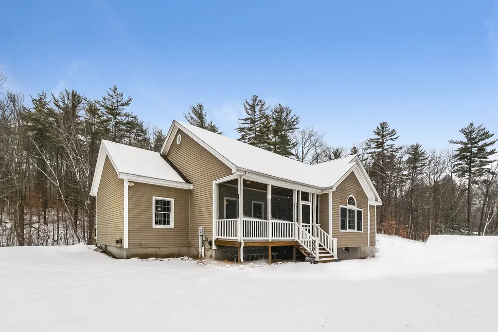 196 Davis Road Wakefield NH 03872