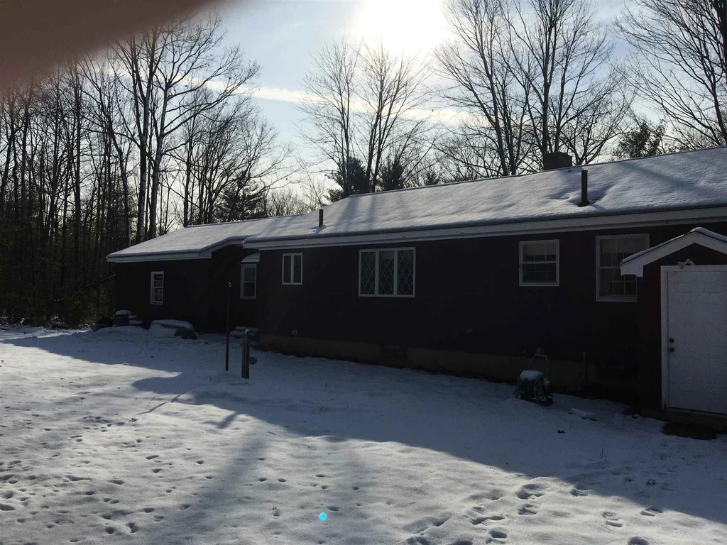 126 Chamberlain Street Rochester NH 03867-3308
