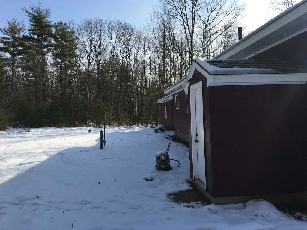 126 Chamberlain Street Rochester NH 03867-3308