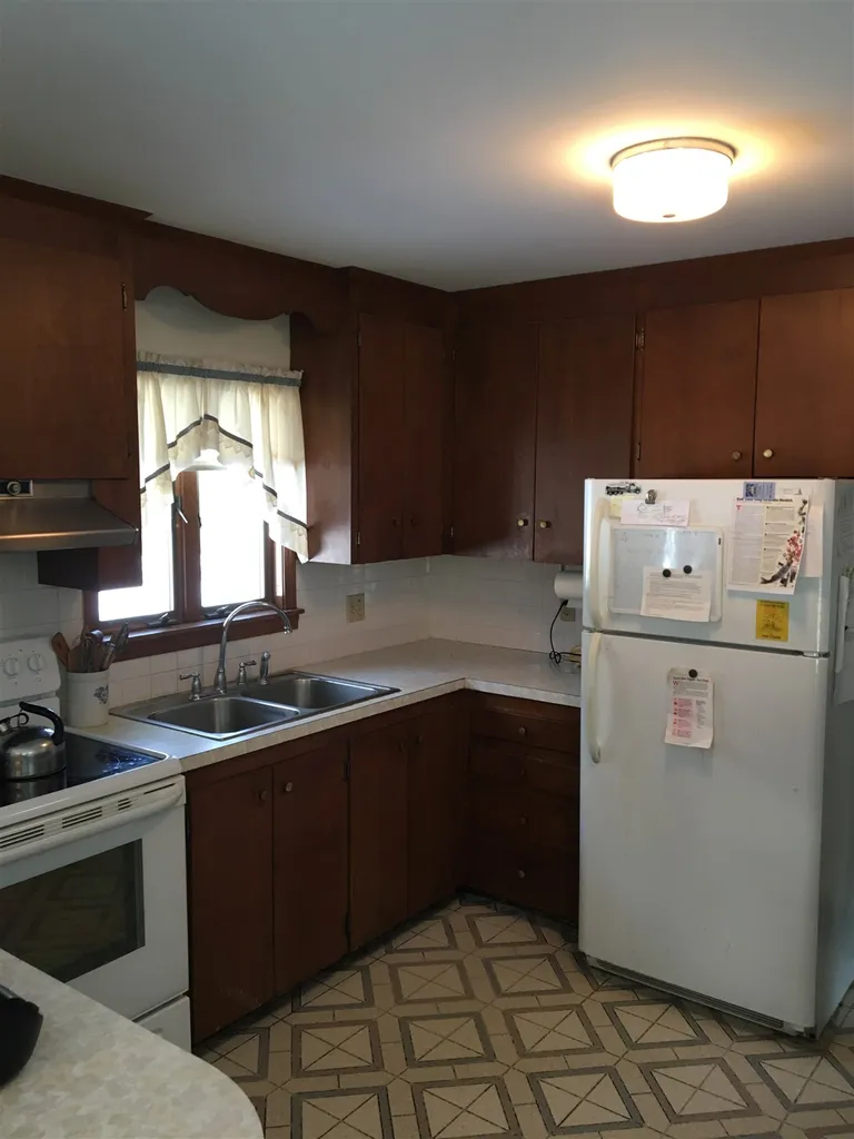 126 Chamberlain Street Rochester NH 03867-3308