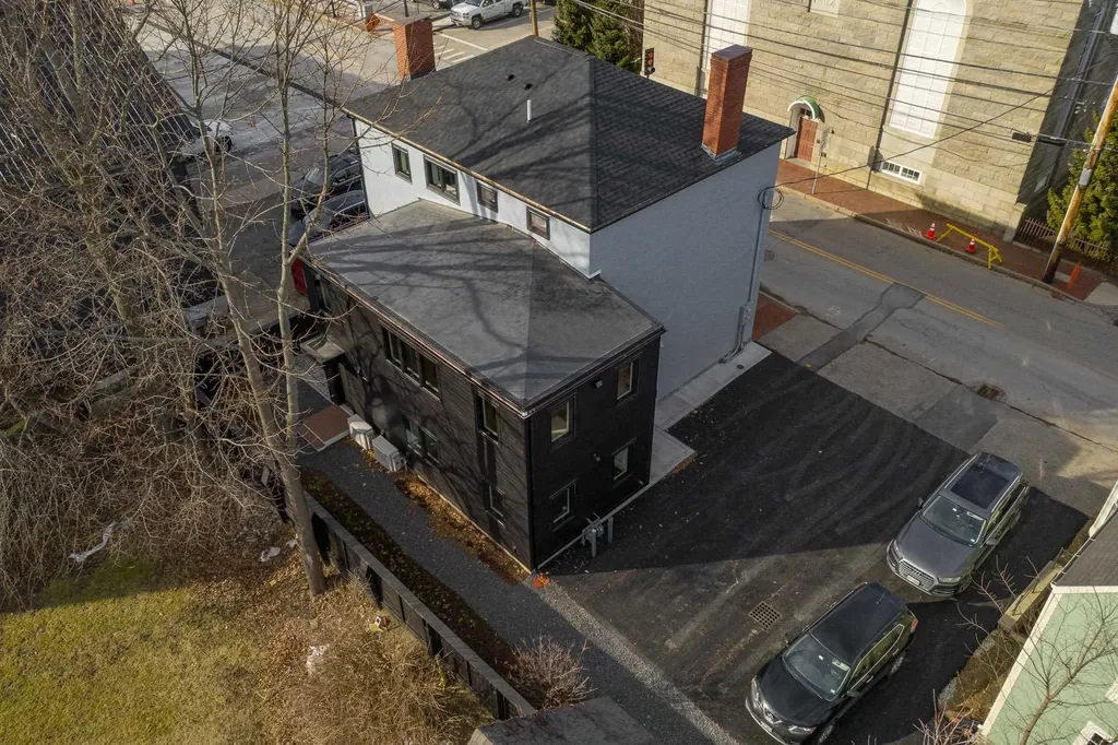 206 Court Street Portsmouth NH 03801