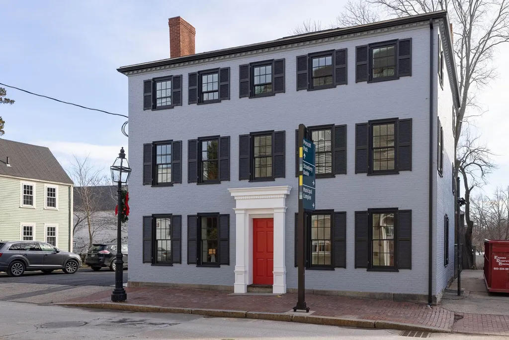 206 Court Street Portsmouth NH 03801