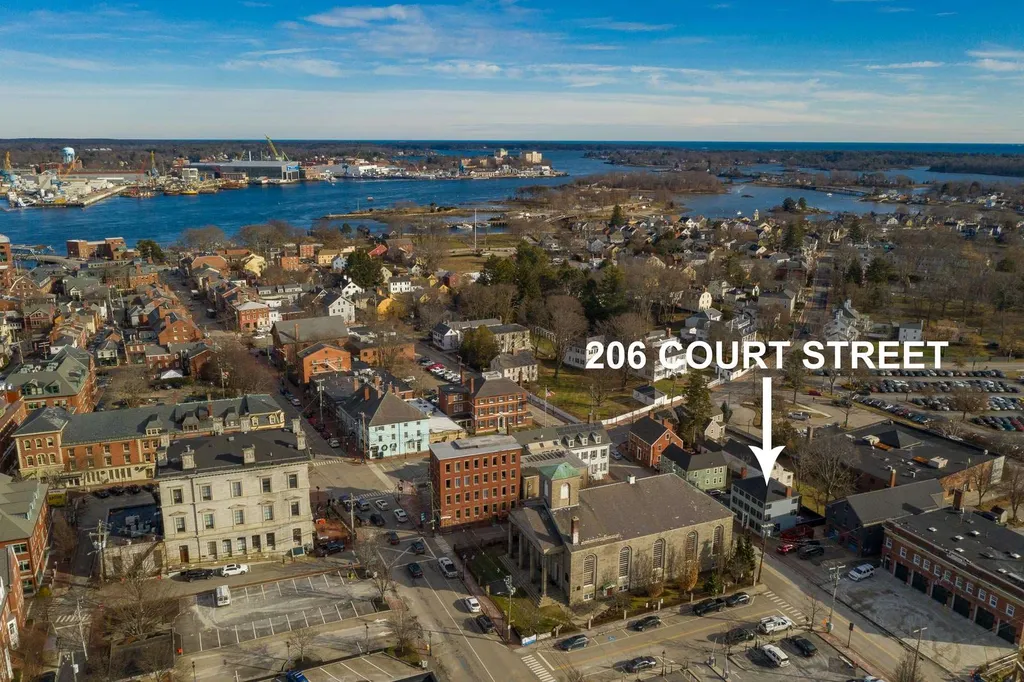 206 Court Street Portsmouth NH 03801