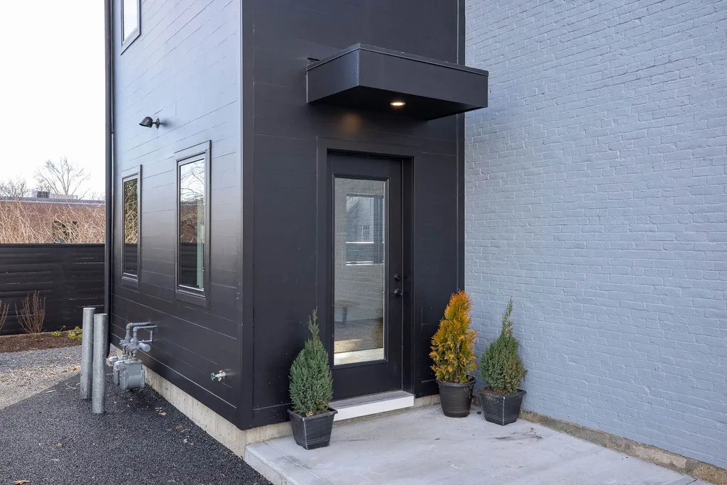 206 Court Street Portsmouth NH 03801