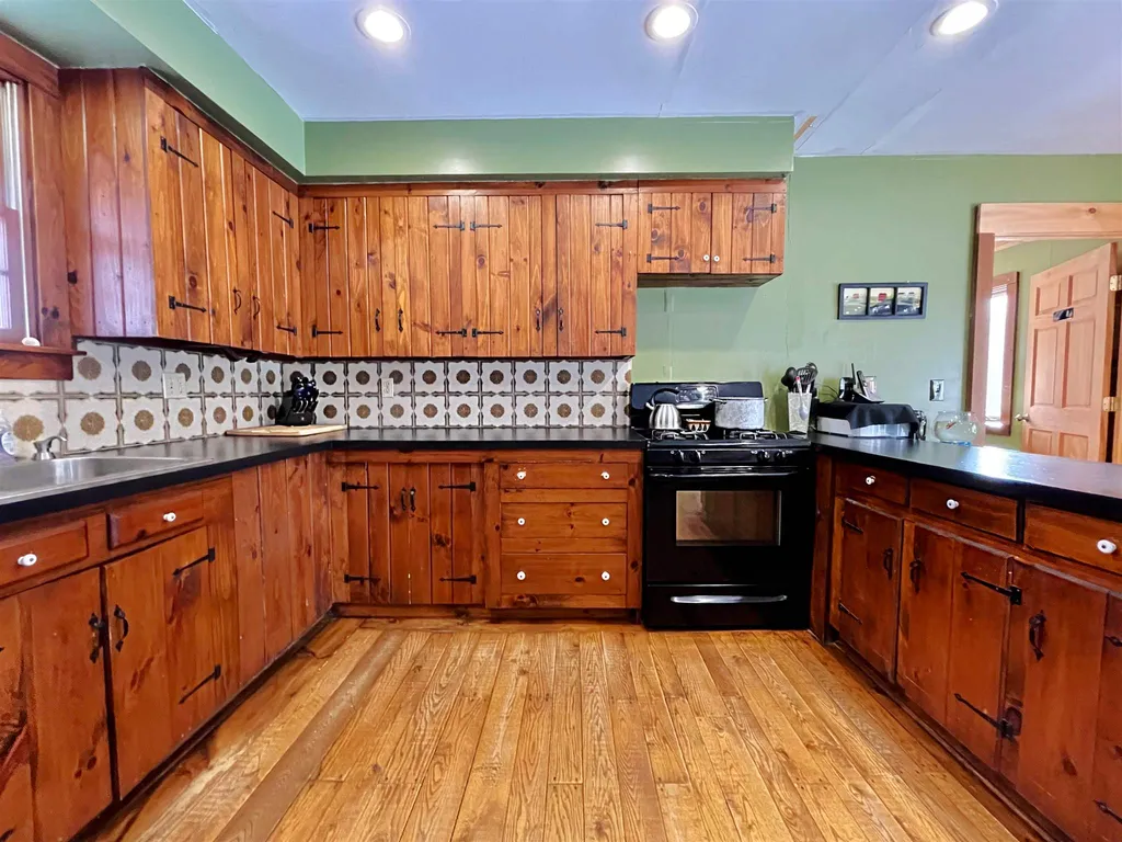 682 Meader Road Ryegate VT 05042