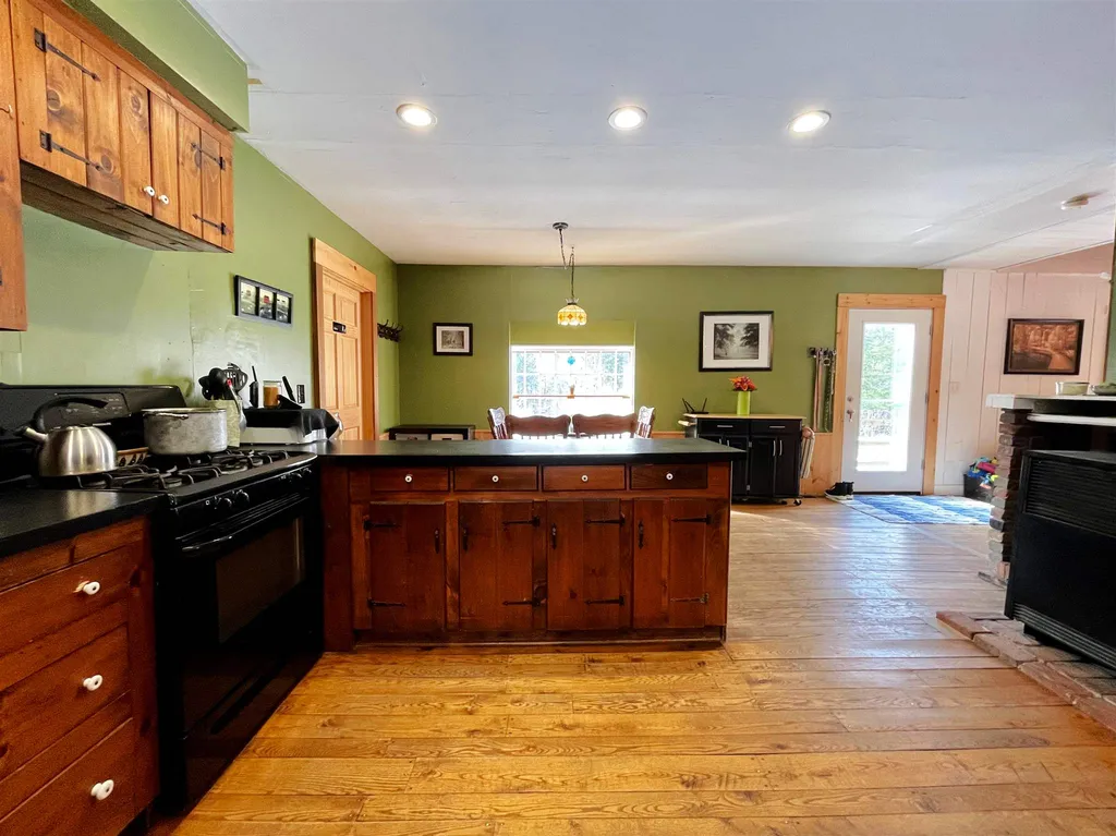 682 Meader Road Ryegate VT 05042