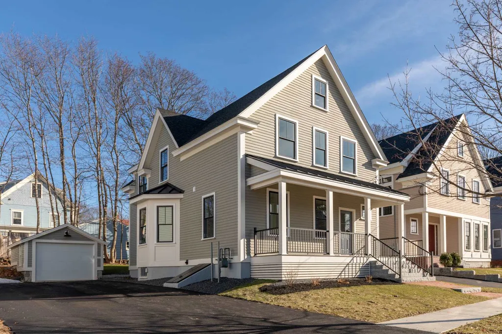 21 Elwyn Avenue Portsmouth NH 03801
