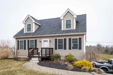 89 Pond Street Newton NH 03858