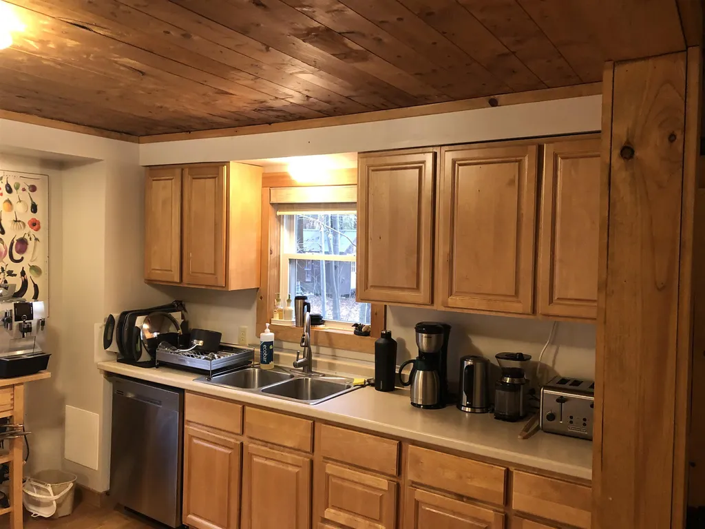 83 Camp Elizabeth Way Newport City VT 05855
