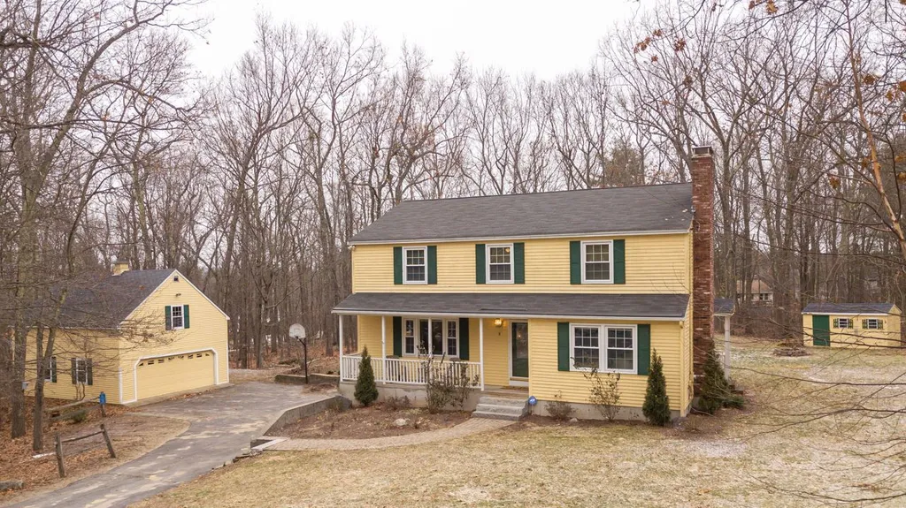 9 Heritage Lane Derry NH 03038
