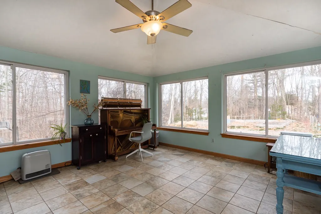 9 Heritage Lane Derry NH 03038