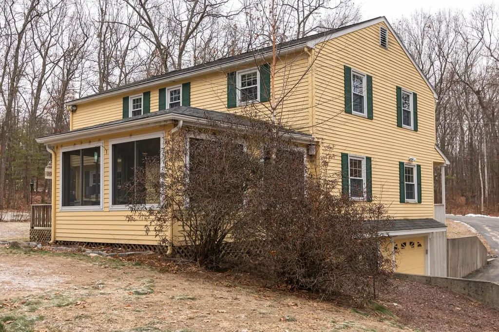 9 Heritage Lane Derry NH 03038